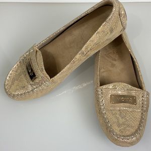 Vionic Women’s Shoes Size 7.5